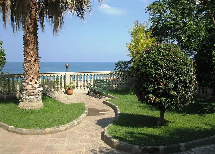 My Eden Aparthotel 2*