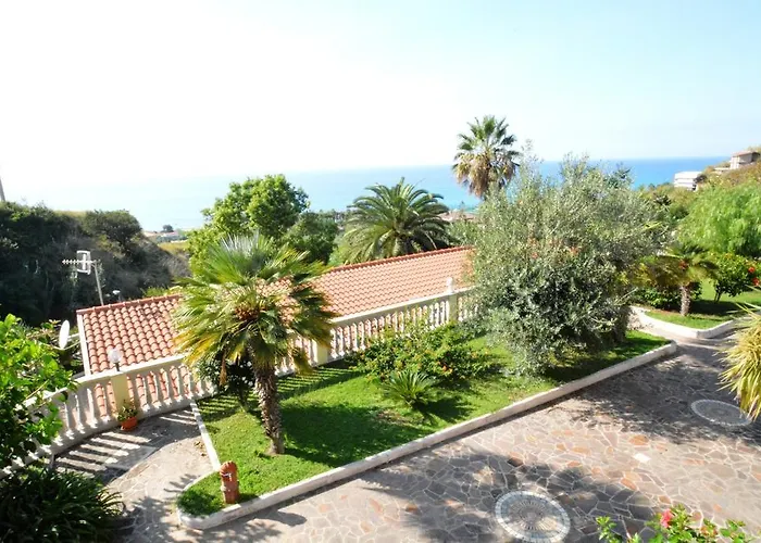 Aparthotel My Eden 2*