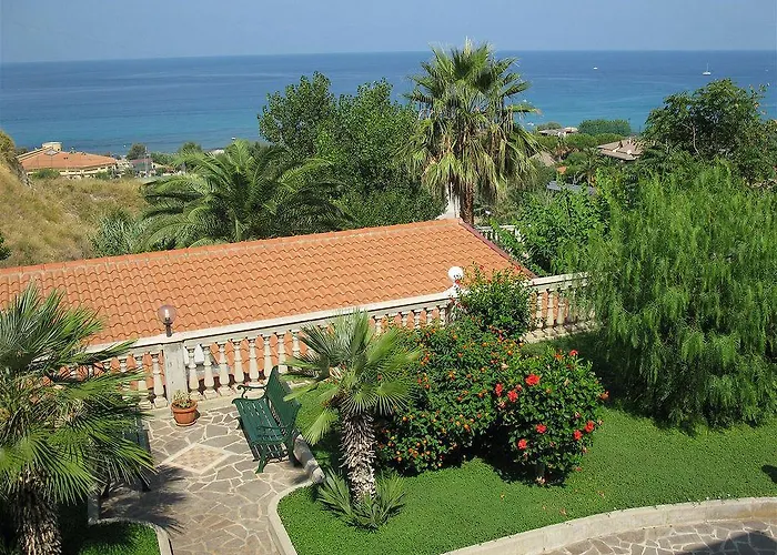 Aparthotel My Eden 2*