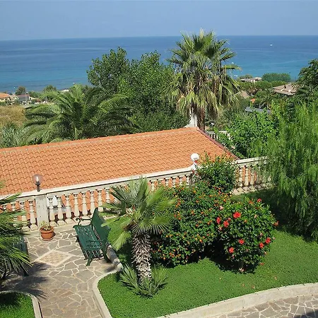Apartahotel My Eden 2*